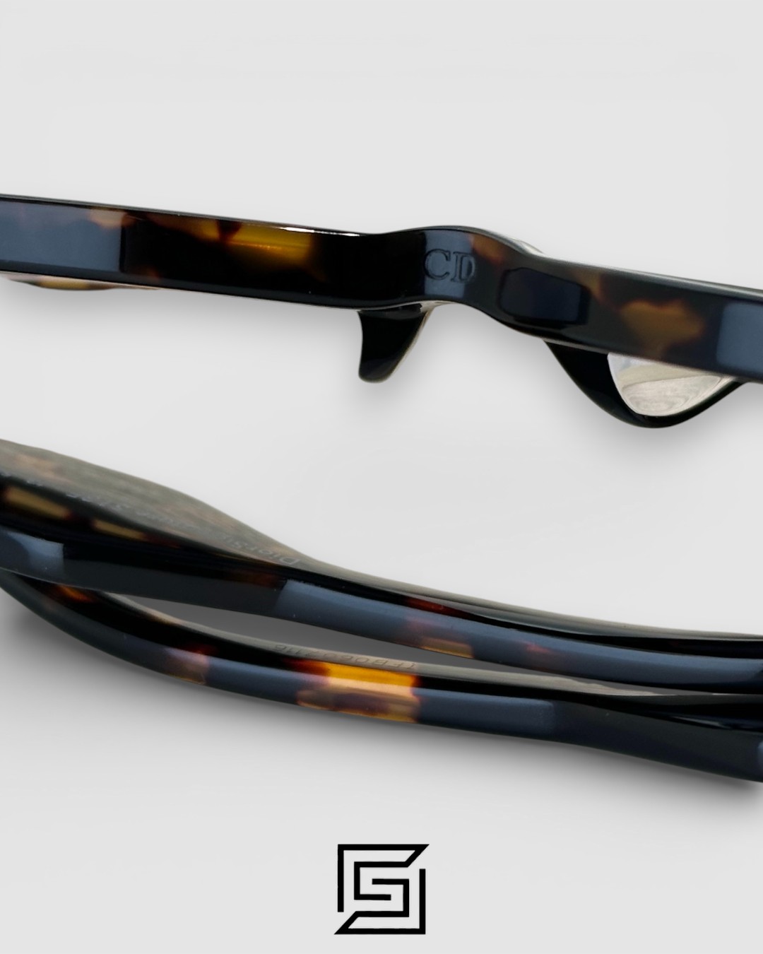 Dior Signature S13F Black Lenses and Tiger Brown Frame with Gold Logo Luxury Sunglasses - Image 7