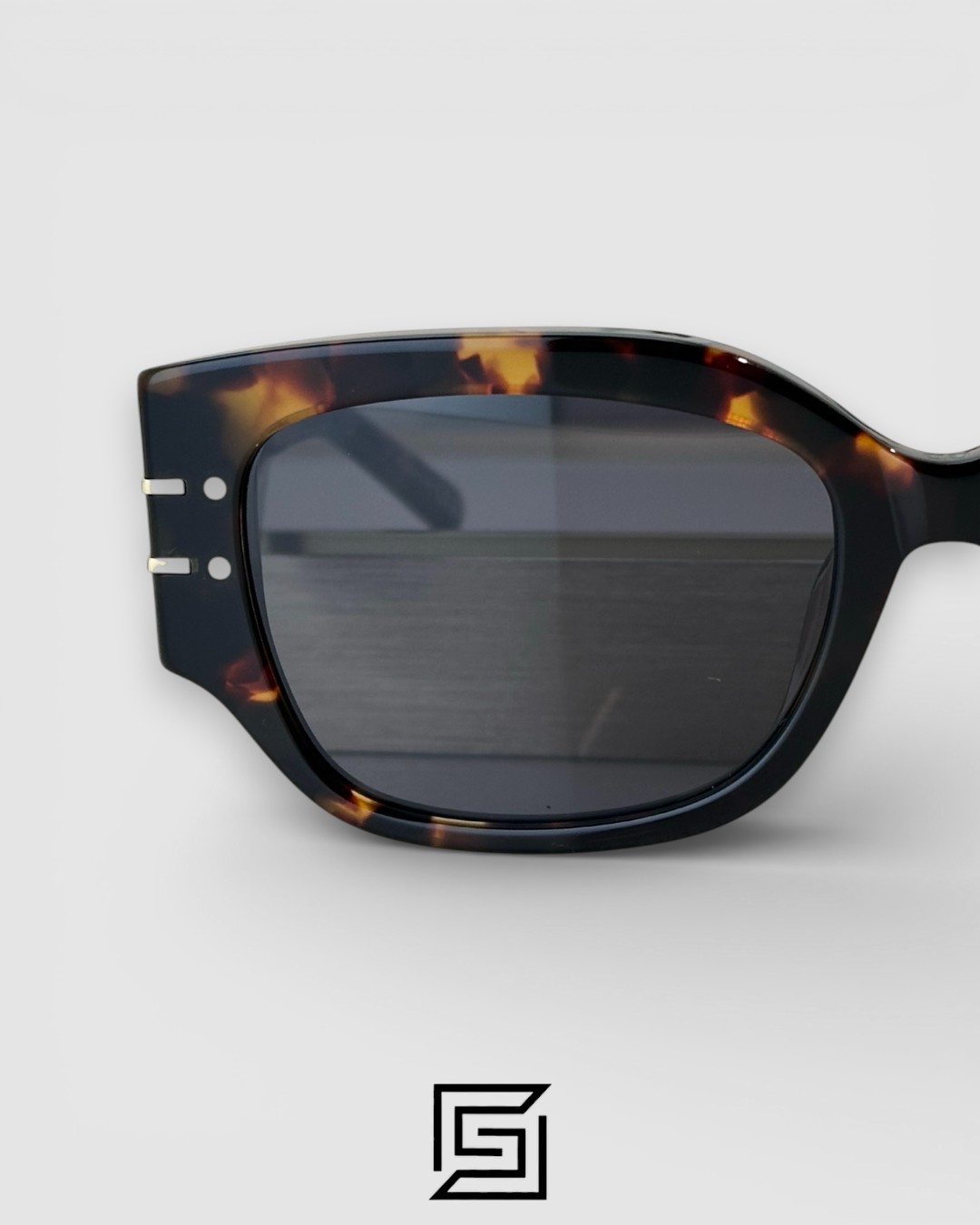 Dior Signature S13F Black Lenses and Tiger Brown Frame with Gold Logo Luxury Sunglasses - Image 6