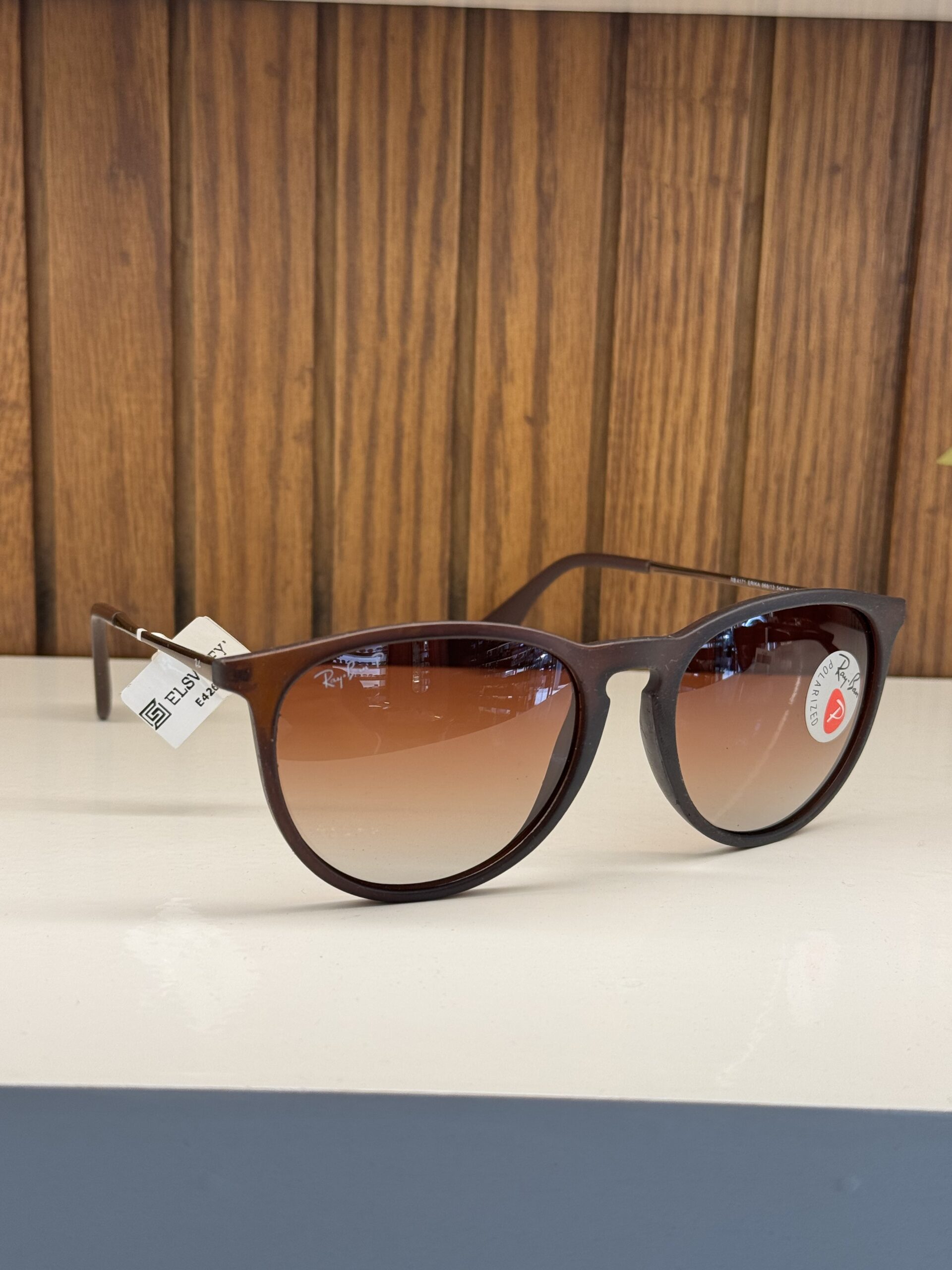 ⁦RAY BAN RB4171 ERIKA Sunglasses Unisex⁩ - الصورة ⁦3⁩