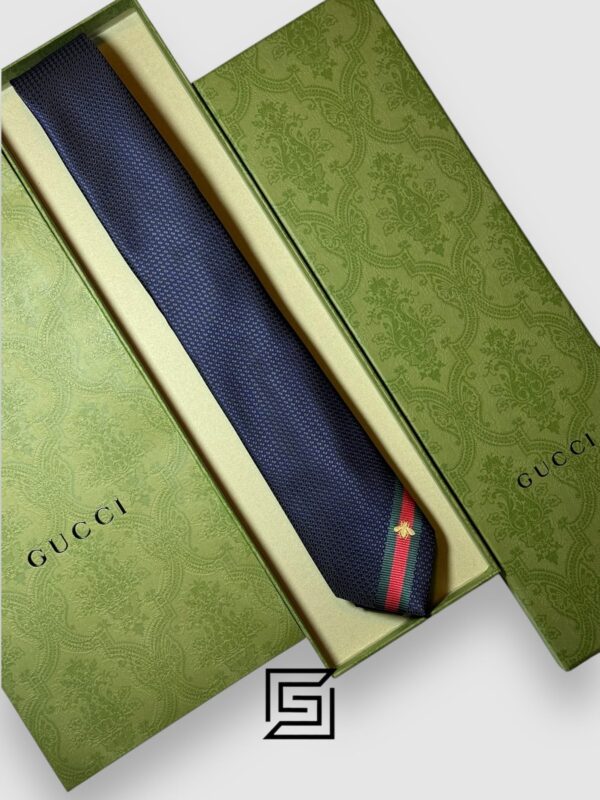 Ties Gucci - Navy Blue Color Engraved With Gucci Bee Signature Line Gucci
