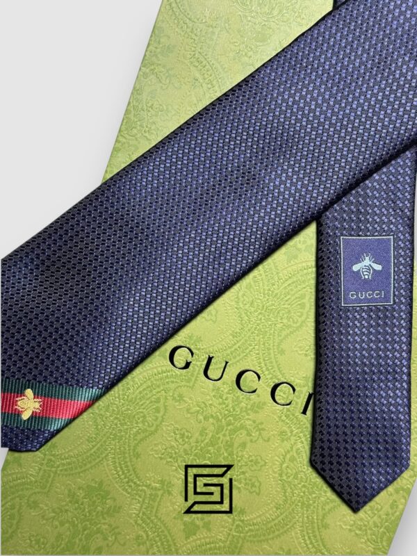 Ties Gucci - Navy Blue Color Engraved With Gucci Bee Signature Line Gucci