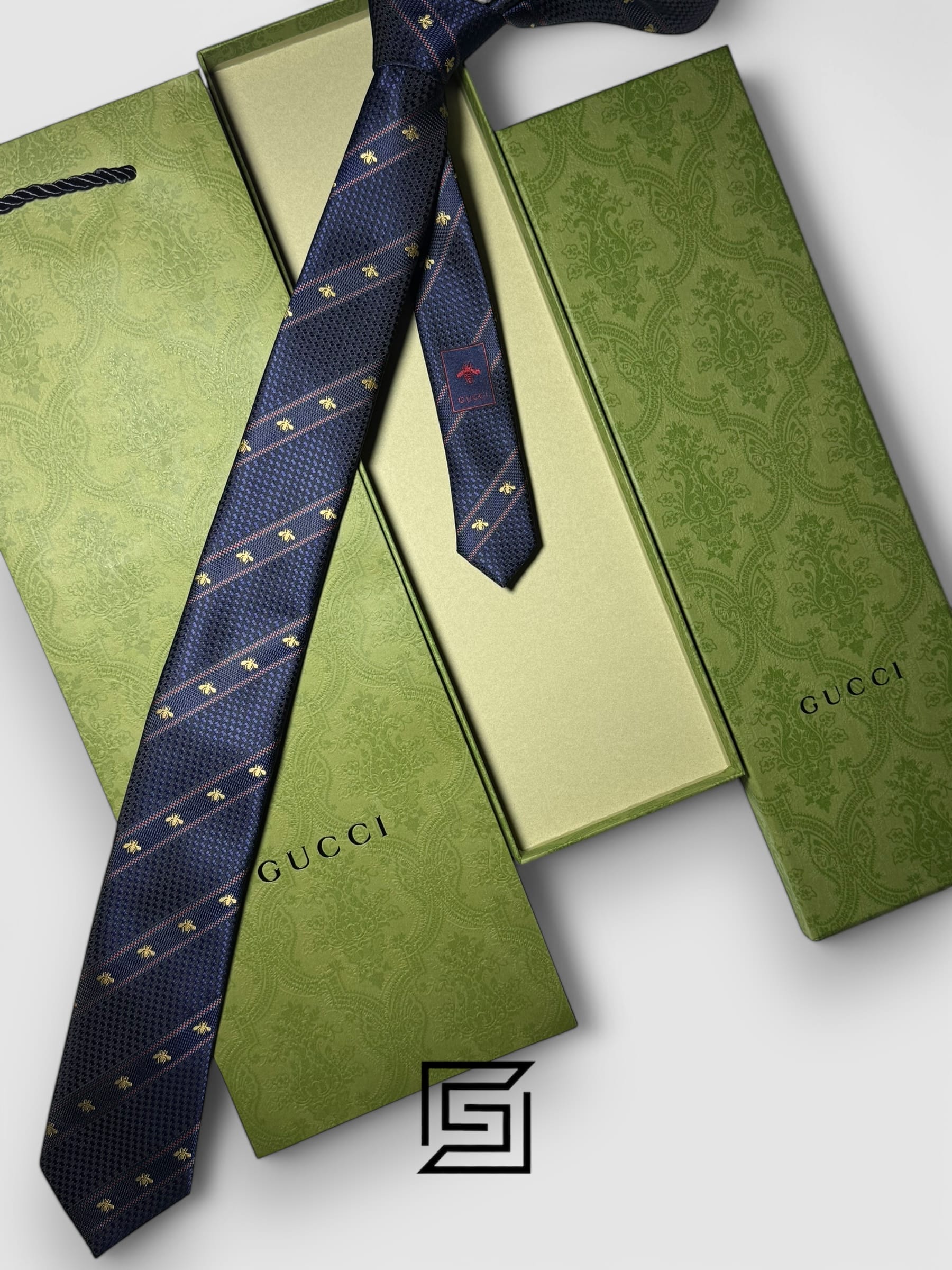 Ties Gucci - Navy Blue Color With Gold Bee Constant Pattern Gucci