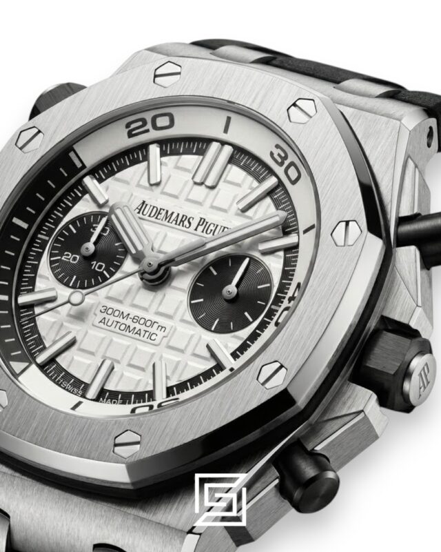 Audemars Piguet Royal Oak Offshore Diver Chronograph – White Dial – Rubber Strap – Japanese Quartz
