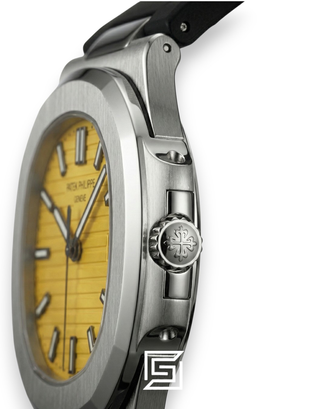 ⁦Patek Philippe Nautilus – Yellow Dial – Black Rubber Strap – Japanese Automatic⁩ - الصورة ⁦3⁩