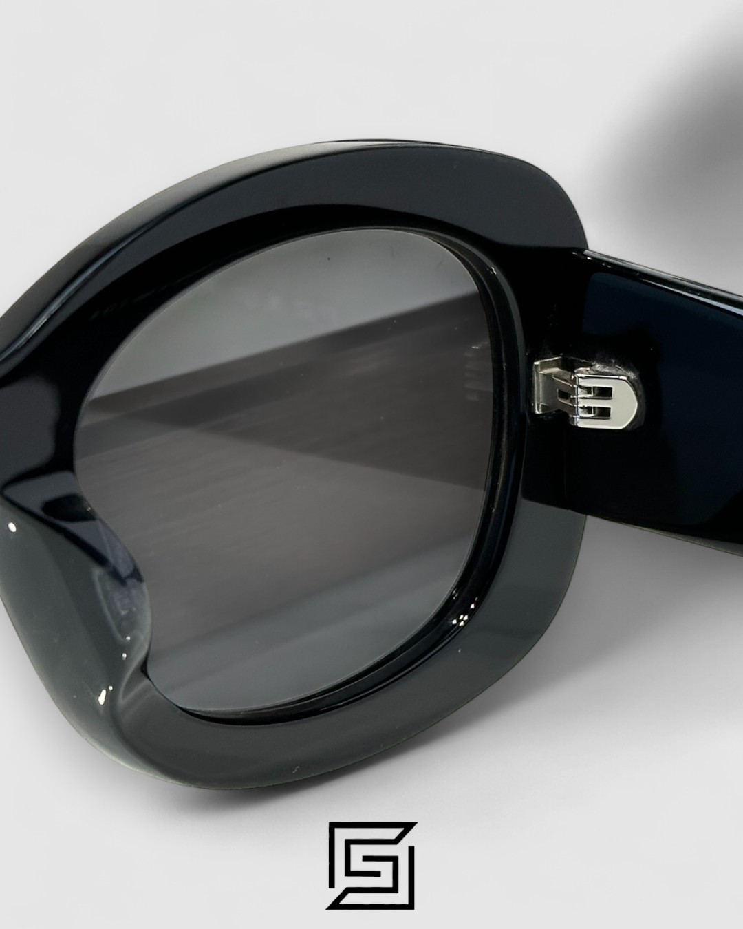 ⁦Prada PRA 13S Black Lenses Black Frame⁩ - الصورة ⁦8⁩