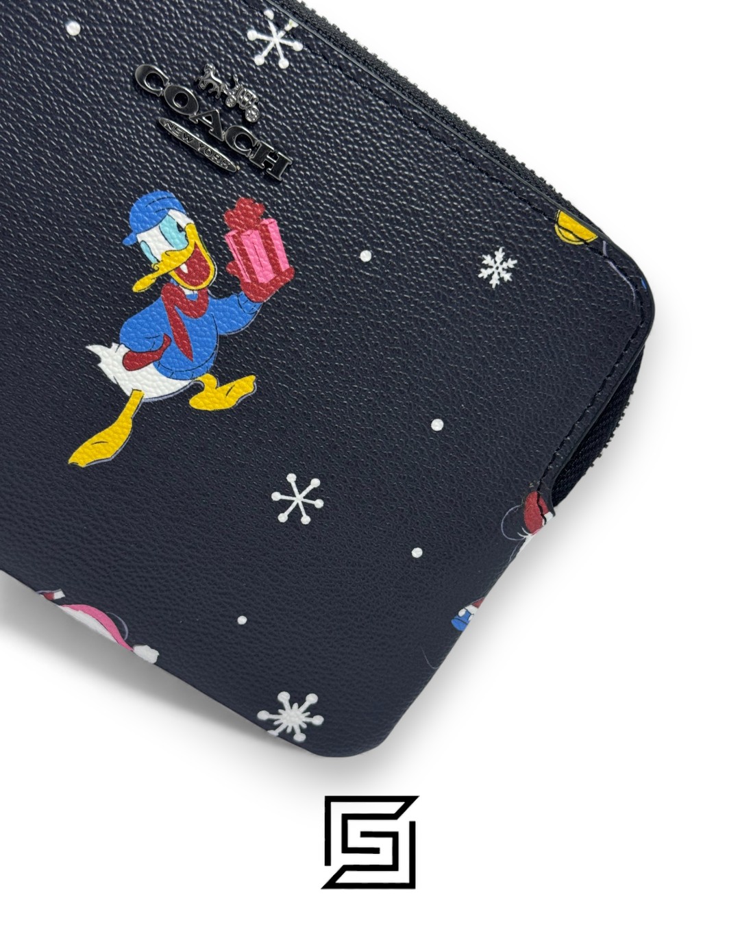Coach Corner Zip Wristlet In Leather With Disney Holiday Print Black Style No. CN031 - Image 4