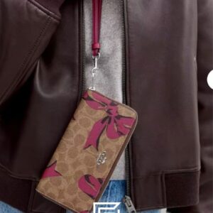 Coach Outlet Long Zip Around Wallet In Signature Canvas With Bow Print – PinkStyle No. CZ326 - Image 3