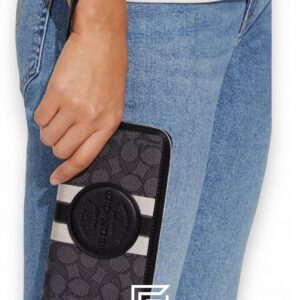 ⁦Coach Dempsey Large Phone Wallet In Signature Jacquard With Stripe And Coach Patch Black Style No. C4110⁩ - الصورة ⁦3⁩