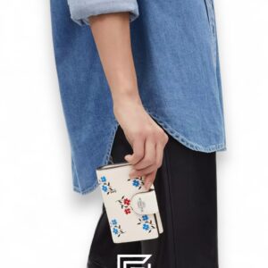 Coach Medium Corner Zip Wallet in Floral Print – Style No. CT978 - Image 4