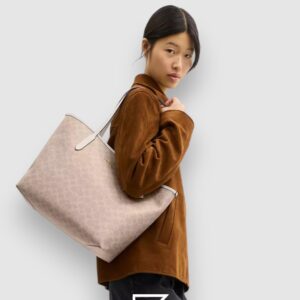 Coach City Tote Bag In Signature Canvas Khaki Style Number 5696 - Image 4