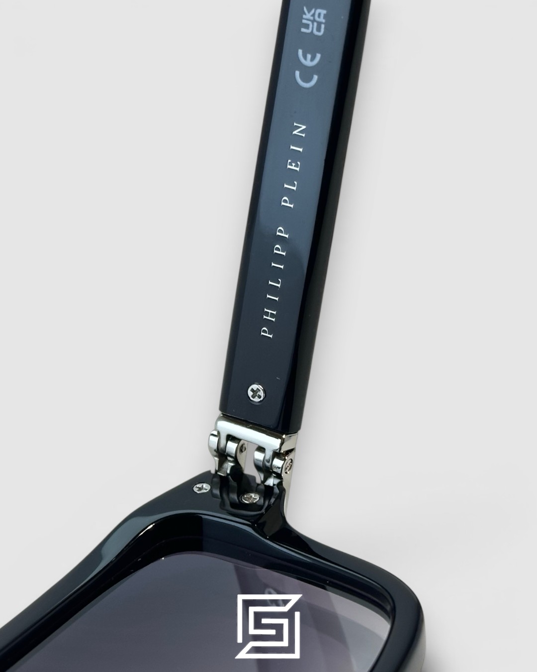 ⁦Philipp Plein LIGHT FIGHTER VPP021 Black Frame Sunglasses with Black Lenses and Silver Details⁩ - الصورة ⁦5⁩