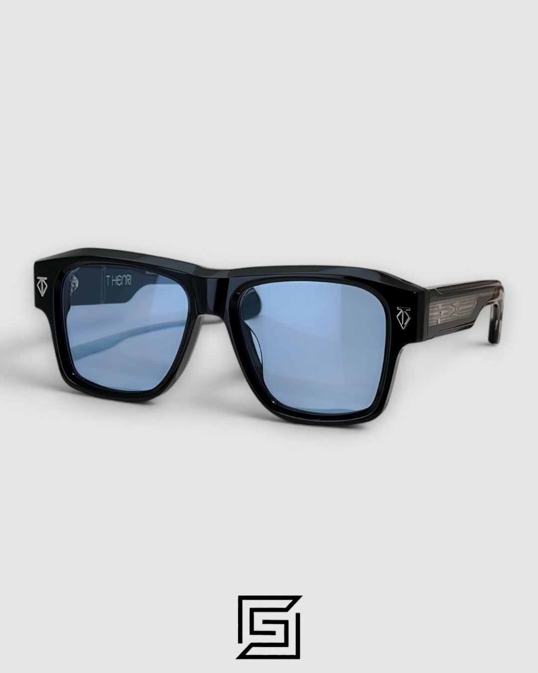 ESTOQUE Black Frame Black Lenses Gold Arm - Image 3